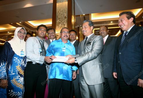 TAN SRI MUHYIDDIN YASSIN