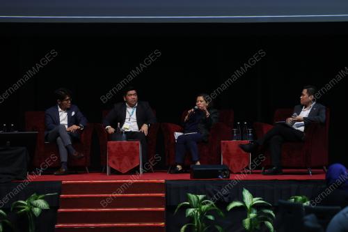 CLIMATE CHANGE CONVERSATION FORUM RACE TO NET ZERO