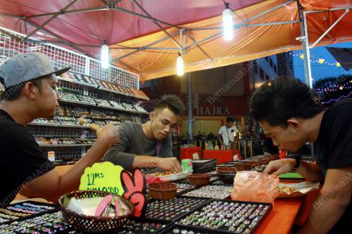 KL34_07072014_BERBUKA