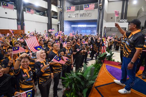 DATUK SERI REEZAL MERICAN NAINA MERICAN