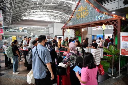 TINJAUAN WARGA KOTA PULANG KE KAMPUNG