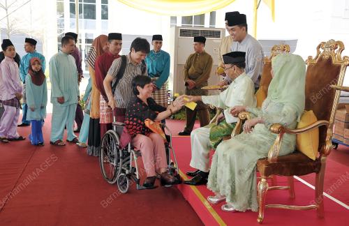 KL34_08082013_AGONG