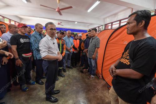 DATUK FAHMI FADZIL