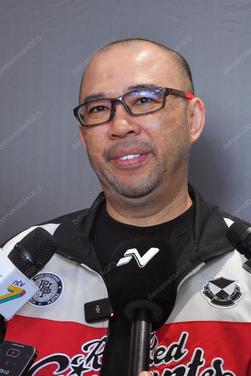 SIMON LIM