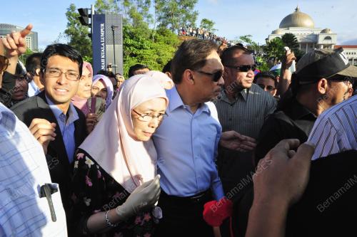 KL34_09012012_ANWAR