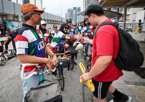 LOCO INTERNATIONAL CYCLIST
