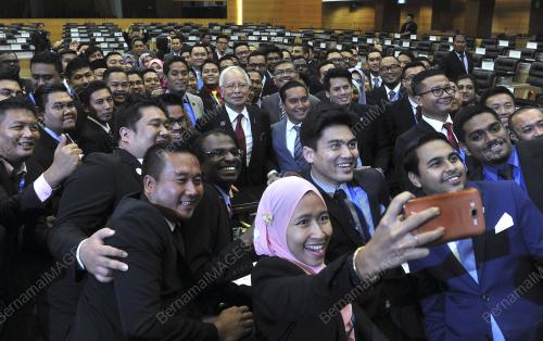 KL34_09082016_PM_PARLIMEN