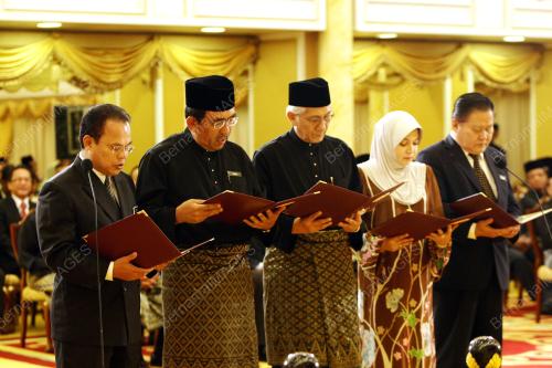 ANGKAT SUMPAH TIMBALAN MENTERI