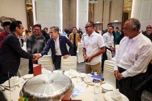 FAHMI FADZIL