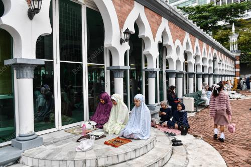SOLAT AIDILFITRI DI MASJID JAMEK