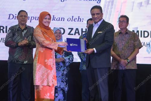 SIMPOSIUM PEMIKIRAN TUN ABDULLAH AHMAD BADAWI