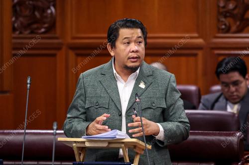 DATUK LUKANISMAN AWANG SAUNI