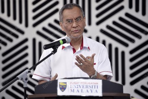 DATUK SERI DR DZULKEFLY AHMAD