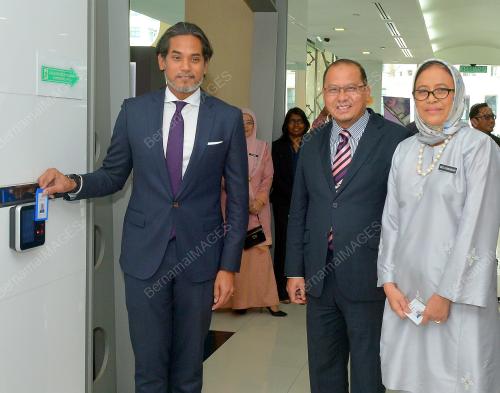 KHAIRY JAMALUDDIN