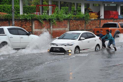 KL34_11042017_BANJIR