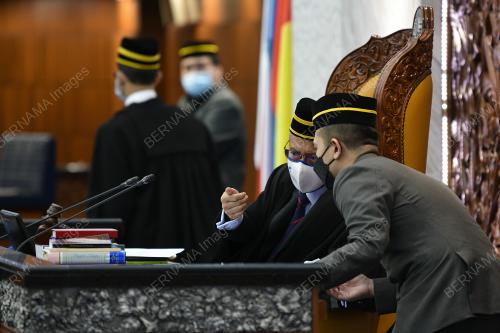 TAN SRI AZHAR AZIZAN HARUN