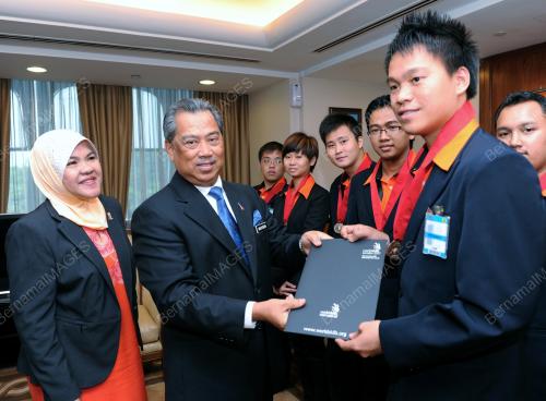 TAN SRI MUHYIDDIN YASSIN