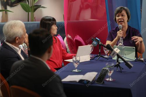 PAULINE LEONG