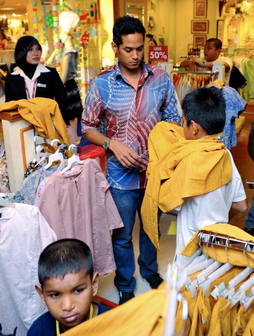 KL34_12082012_YAYASAN_CHOW_KIT3