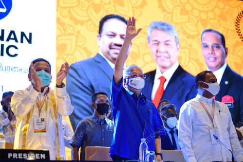 DATUK SERI ISMAIL SABRI YAAKOB