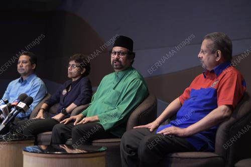 SIDANG MEDIA KHM