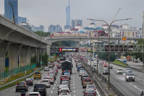 TINJAUAN PLAZA TOL SUNGAI BESI