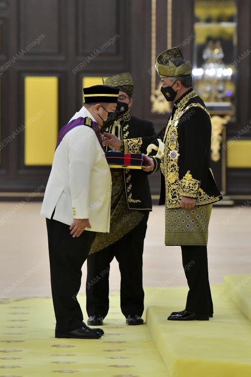 AL-SULTAN ABDULLAH RI'AYATUDDIN AL-MUSTAFA BILLAH SHAH