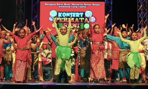 RAPTAI PENUH KONSERT PERMATA SENI