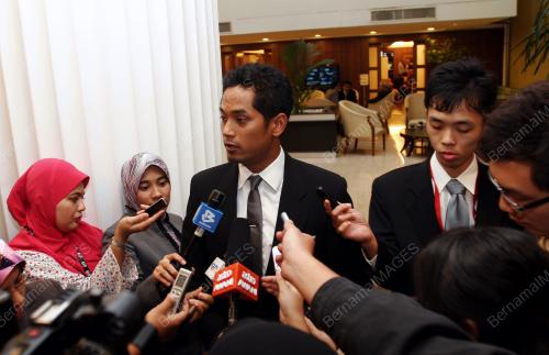 KHAIRY JAMALUDDIN