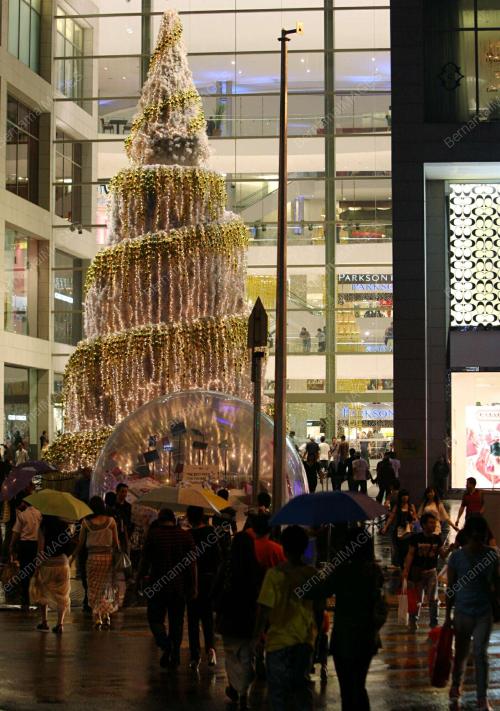A WET CHRISTMAS