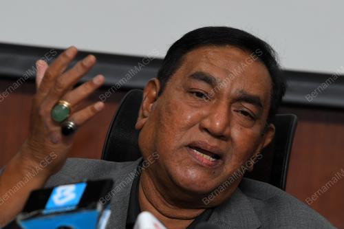 DATUK SERI AHMAD ISMAIL