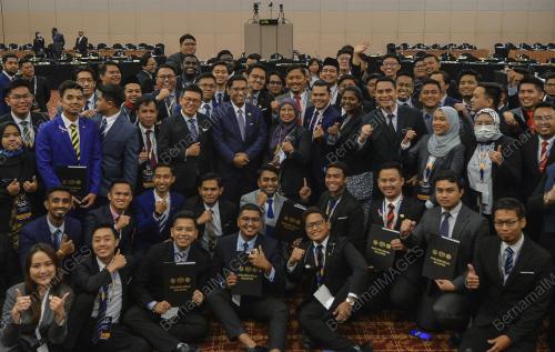 DATUK SERI AHMAD FAIZAL AZUMU