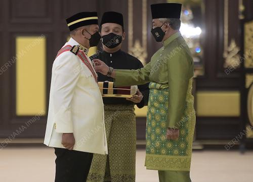 AL-SULTAN ABDULLAH RI'AYATUDDIN AL-MUSTAFA BILLAH SHAH 