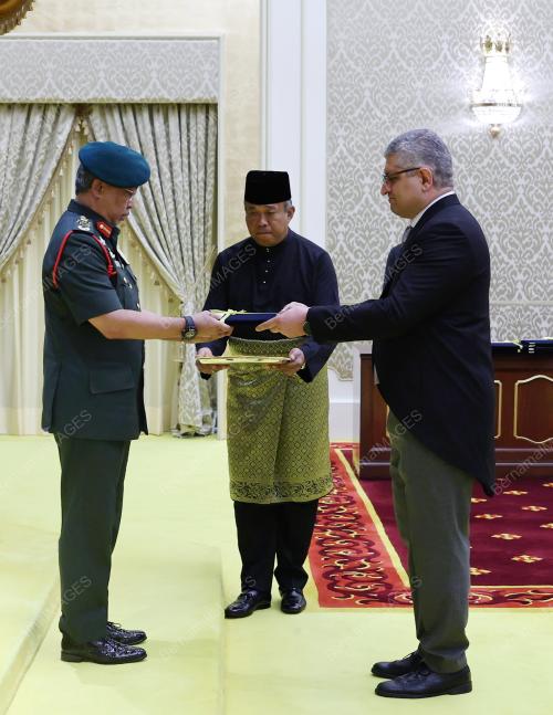 AL-SULTAN ABDULLAH RI'AYATUDDIN AL-MUSTAFA BILLAH SHAH