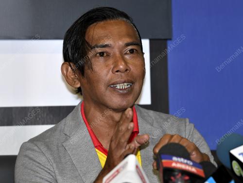 MAJLIS PELANCARAN JENAMA AZMAN ADNAN