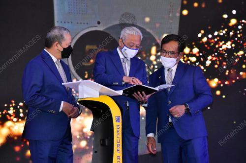 DATUK SERI ISMAIL SABRI YAAKOB