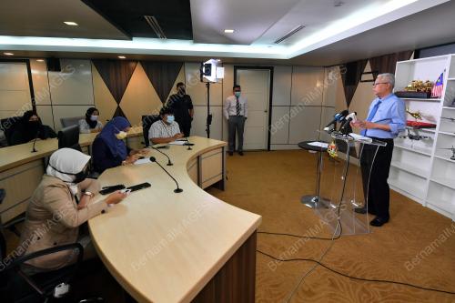 DATUK SERI ISMAIL SABRI YAAKOB