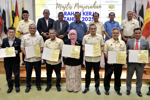 DATUK SERI ALEXANDER NANTA LINGGI