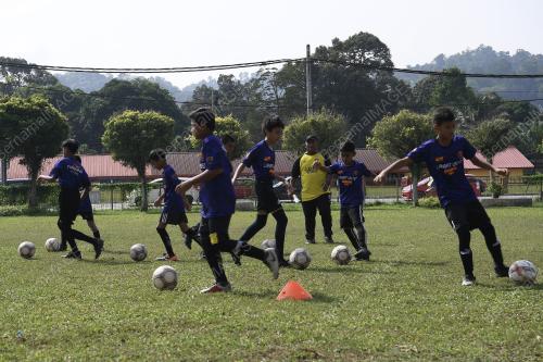 AKTIVITI BOLA SEPAK