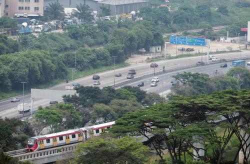 TINJAUAN TRAFIK