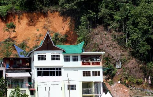 RUMAH ANAK ANAK YATIM