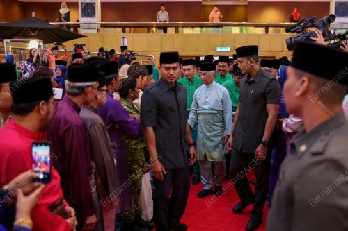 AL-SULTAN ABDULLAH RI'AYATUDDIN AL-MUSTAFA BILLAH SHAH