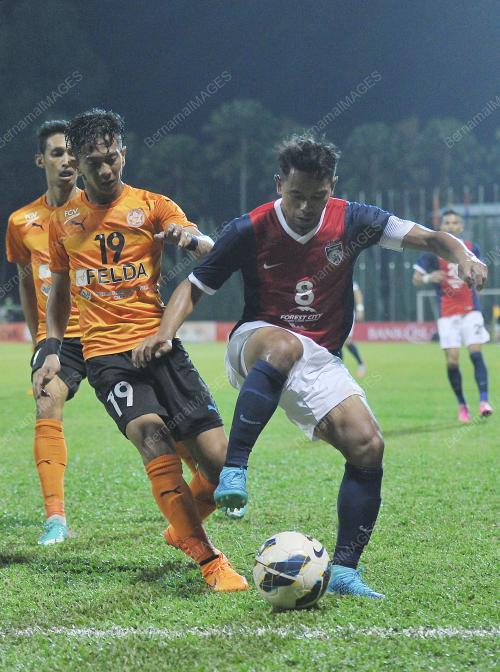 KL34_22082015_BOLA