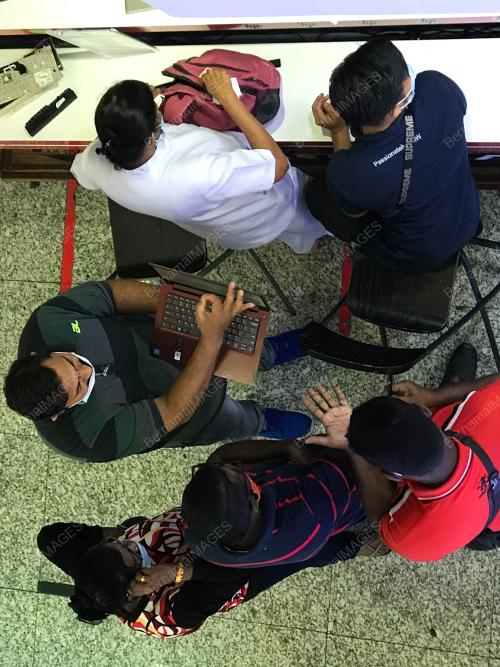 TINJAUAN ORANG RAMAI MEMBELI KOMPUTER RIBA PdPR