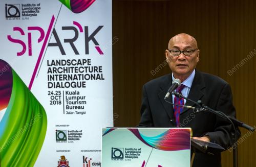 KL34_24102018_SPARK_BN201810241790