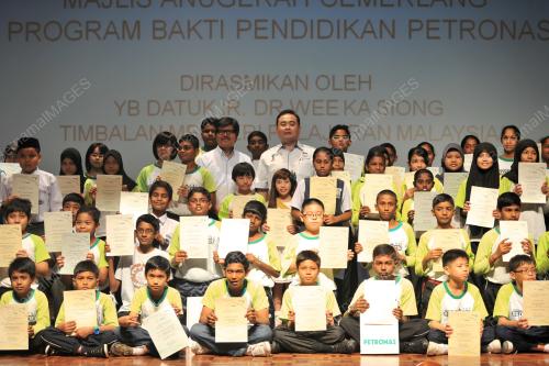 KL34_25022012_PETRONAS1