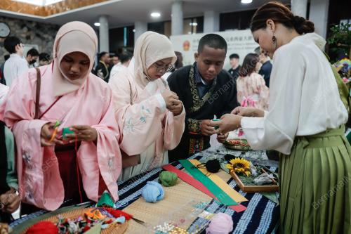 HARI TEBUKA KEDUTAAN CHINA