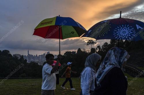 PEMANDANGAN SENJA