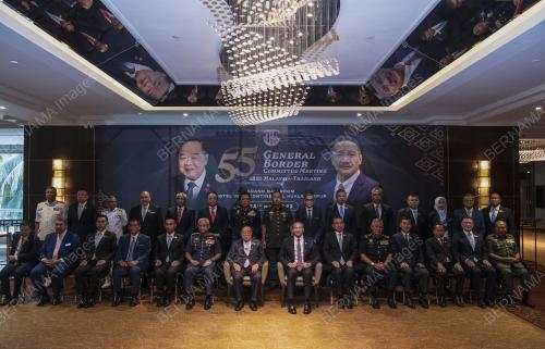 DATUK SERI HISHAMUDDIN TUN HUSSIEN