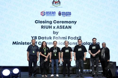 DATUK FAHMI FADZIL
